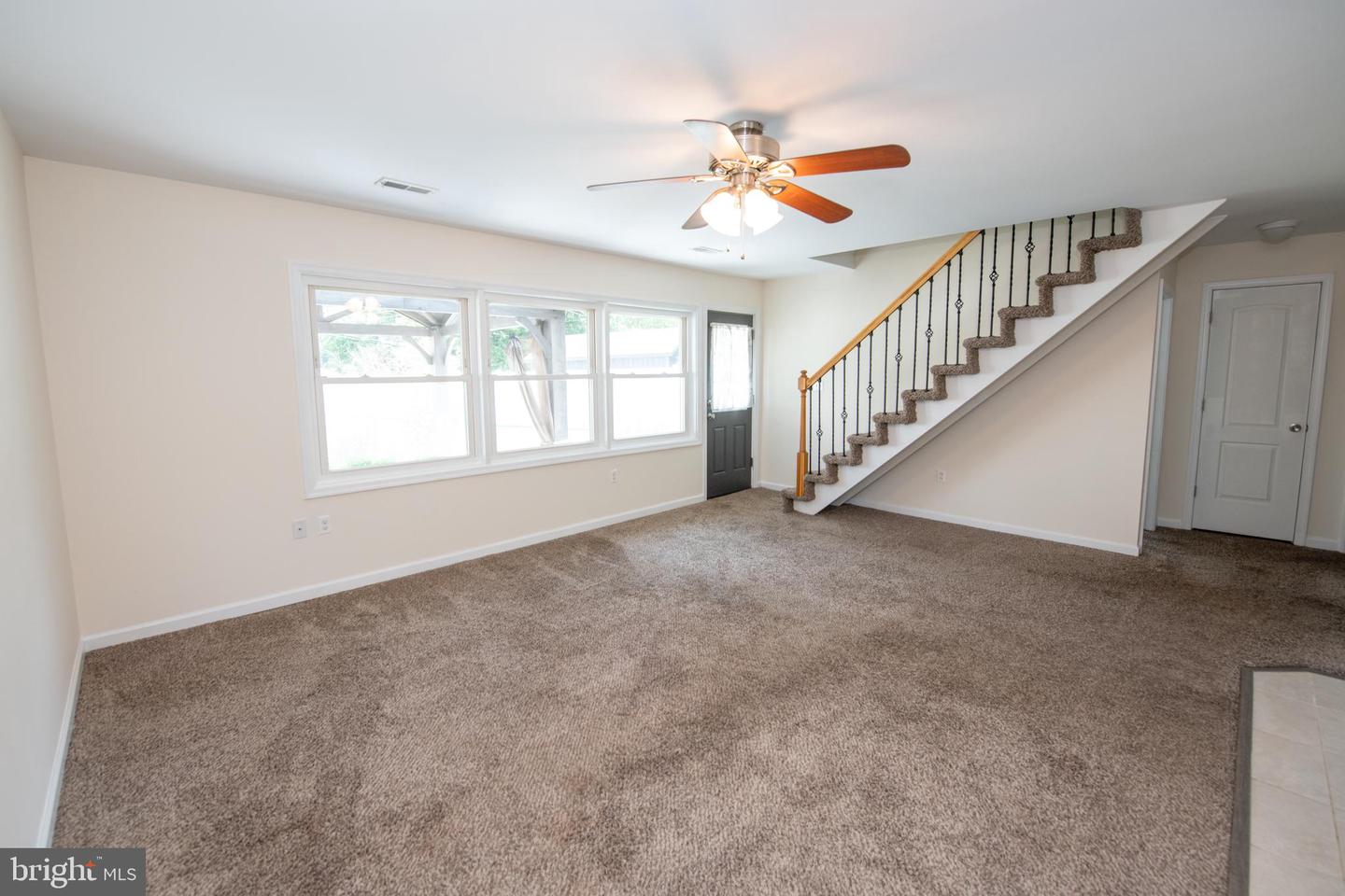 31 Roundwood Ln Property Photo 8