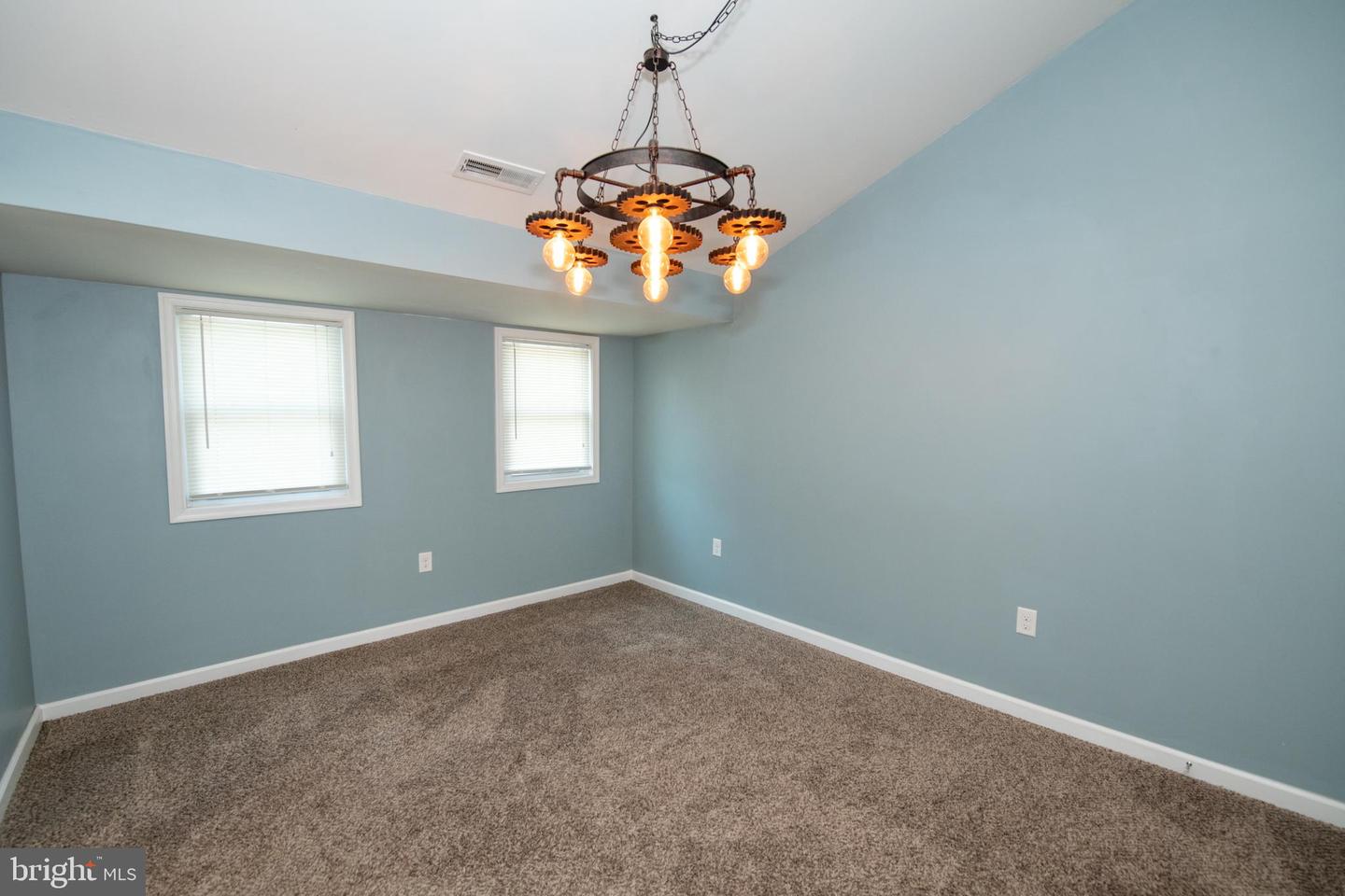 31 Roundwood Ln Property Photo 17