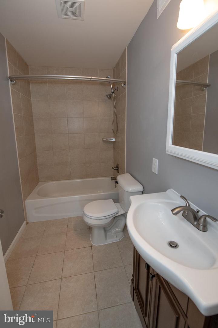 31 Roundwood Ln Property Photo 24