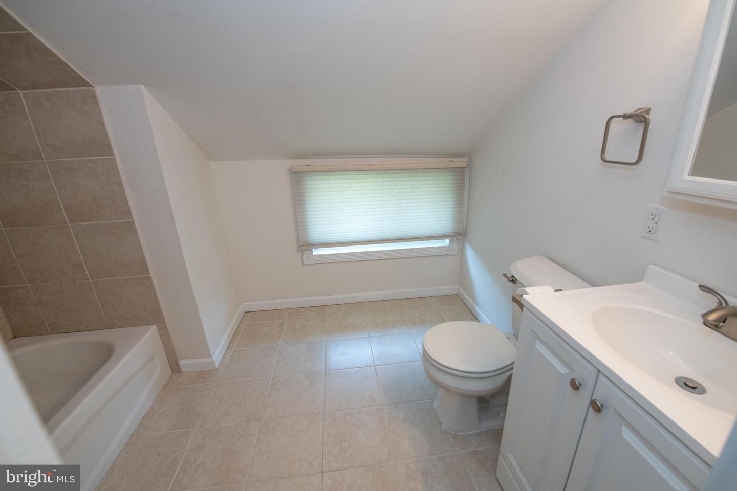 31 Roundwood Ln Property Photo 31