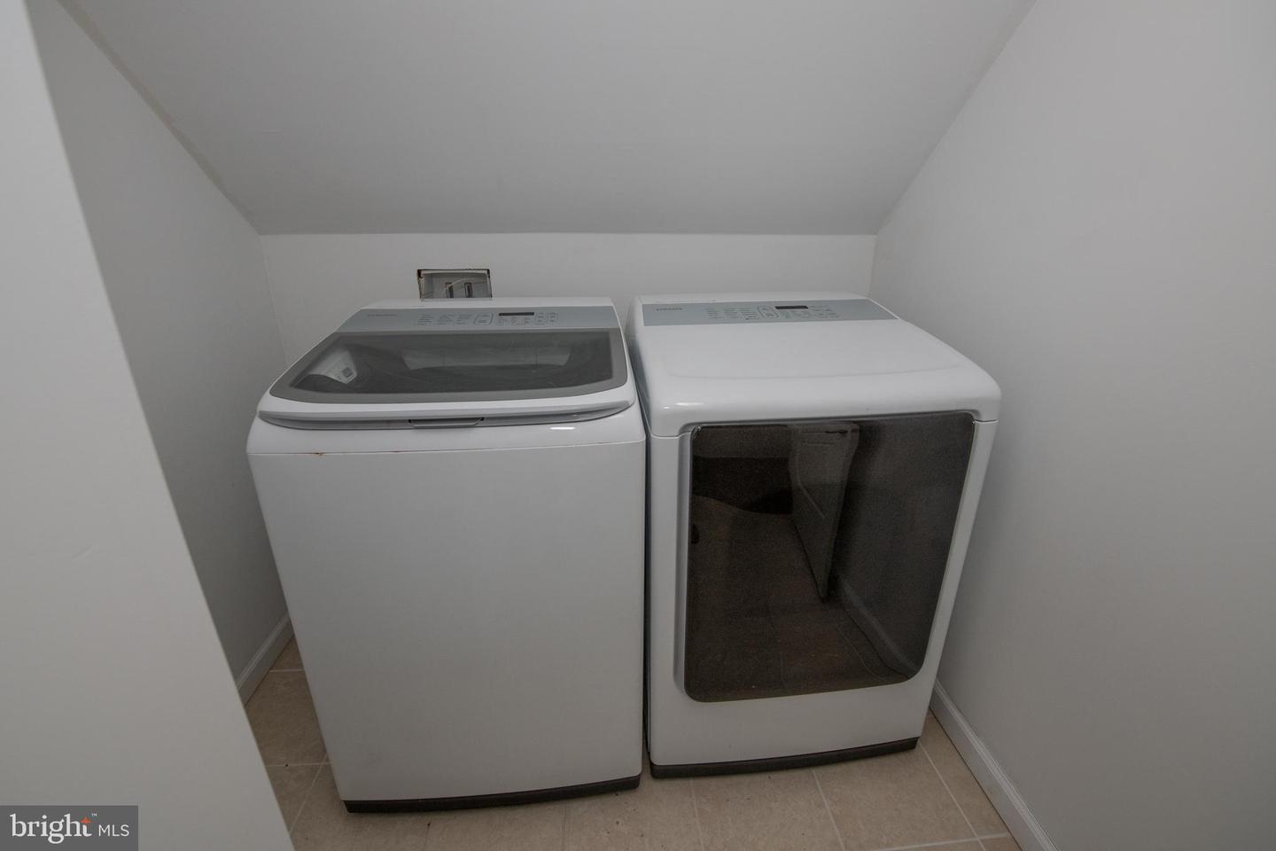 31 Roundwood Ln Property Photo 41