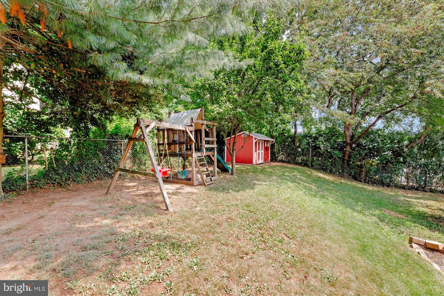 221 Devon Rd Property Photo 21
