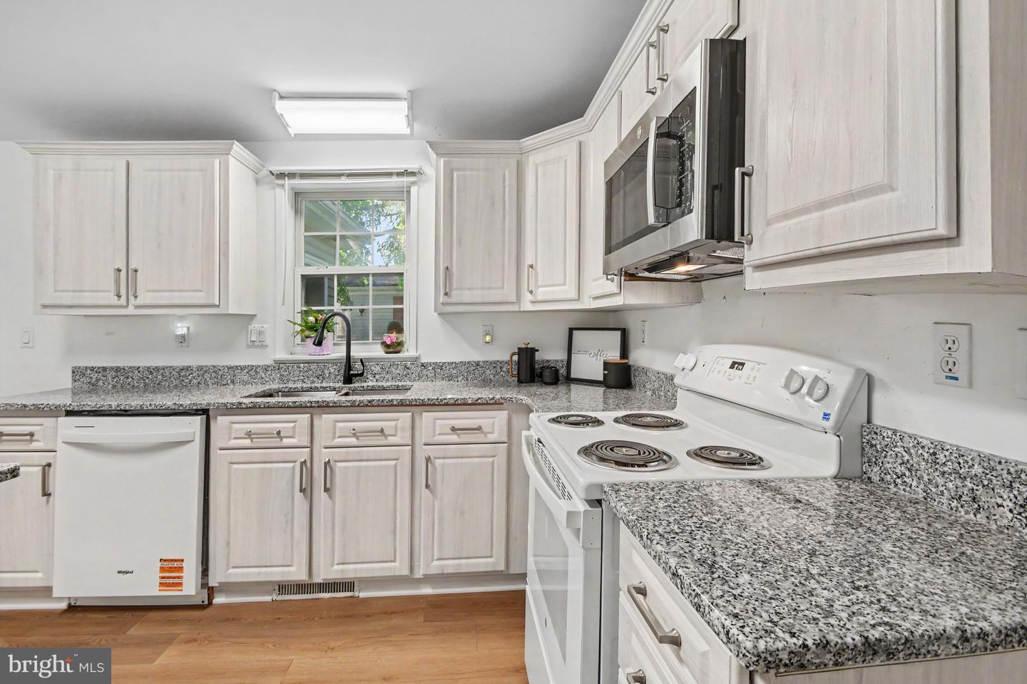 8 Williams Way Property Photo 6