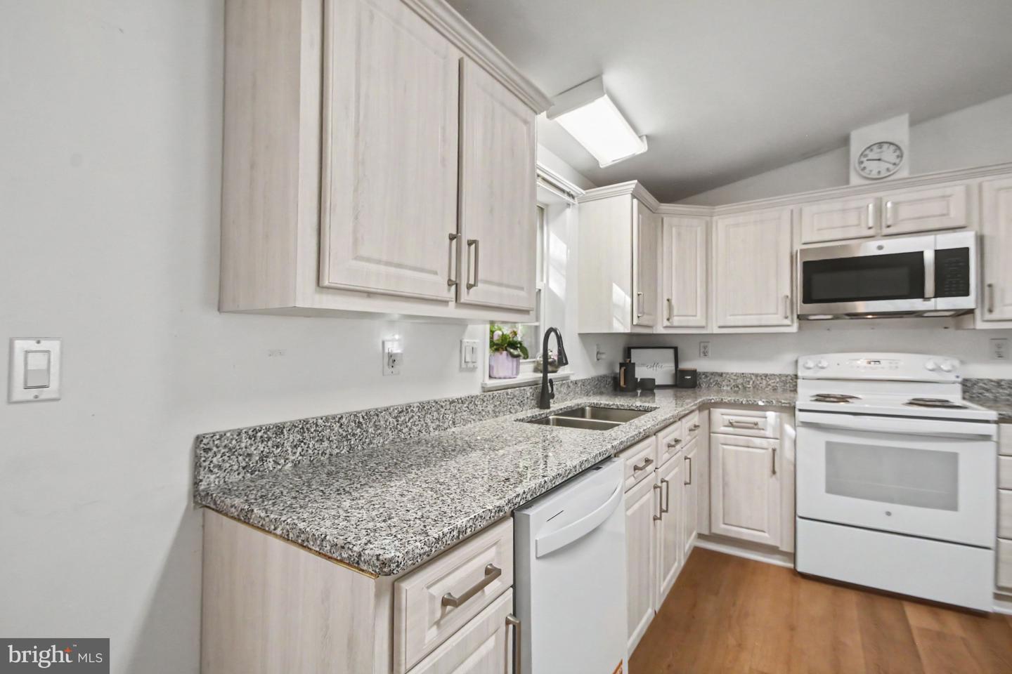 8 Williams Way Property Photo 7