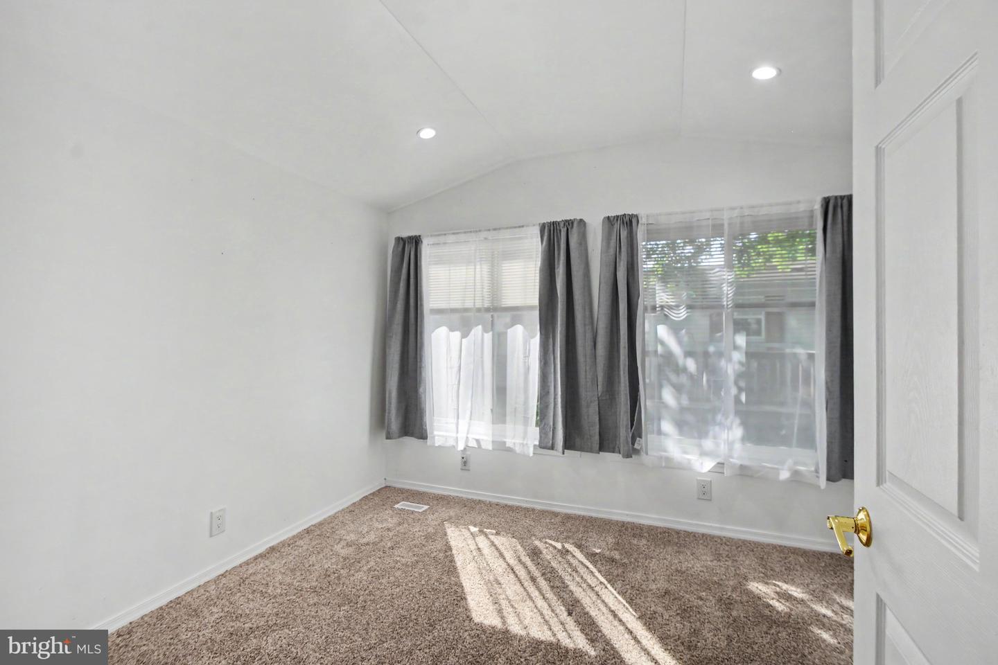 8 Williams Way Property Photo 13