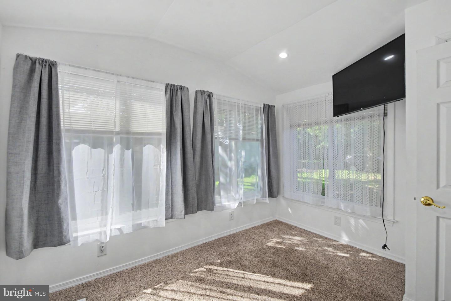 8 Williams Way Property Photo 17