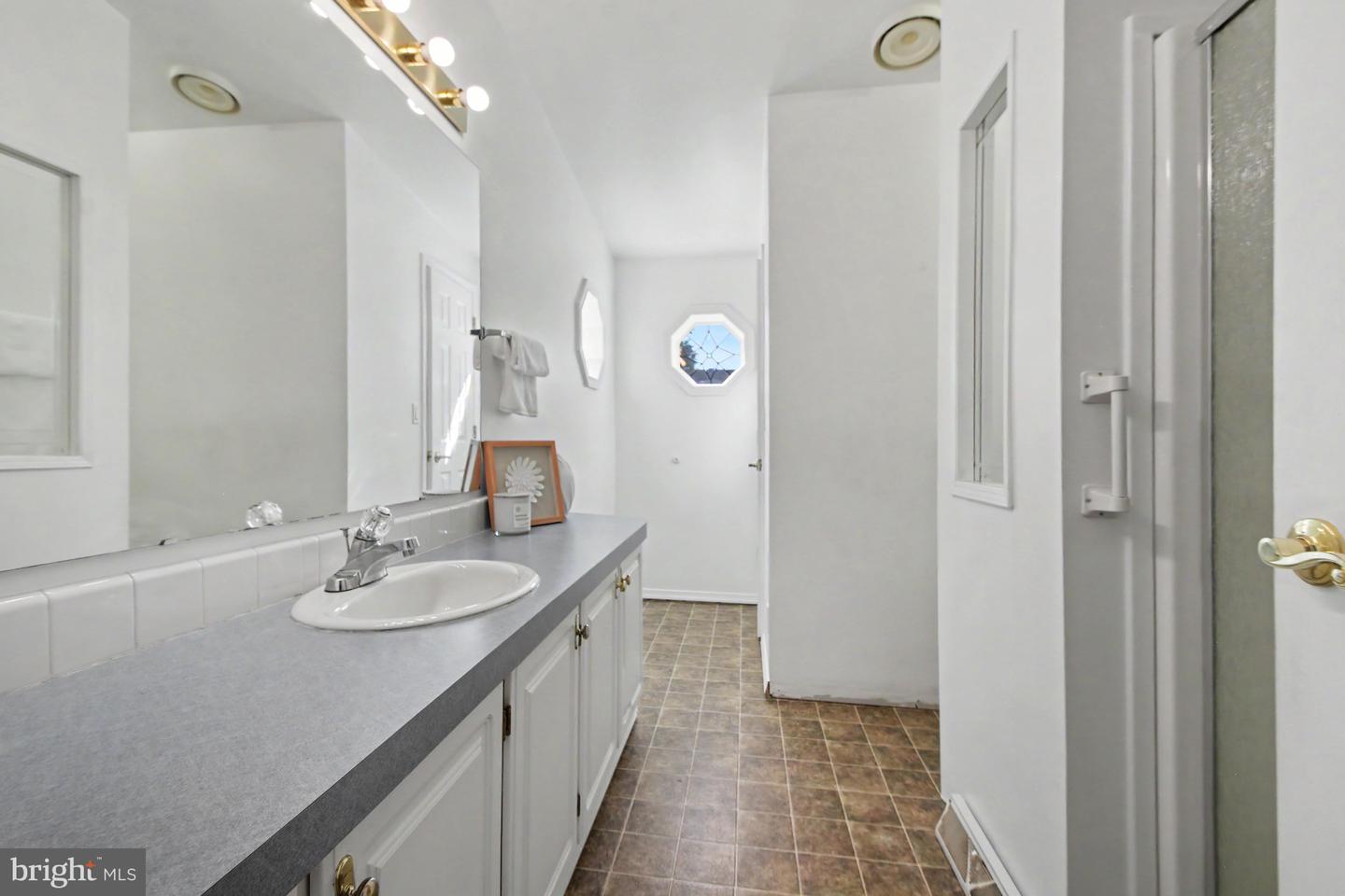 8 Williams Way Property Photo 23
