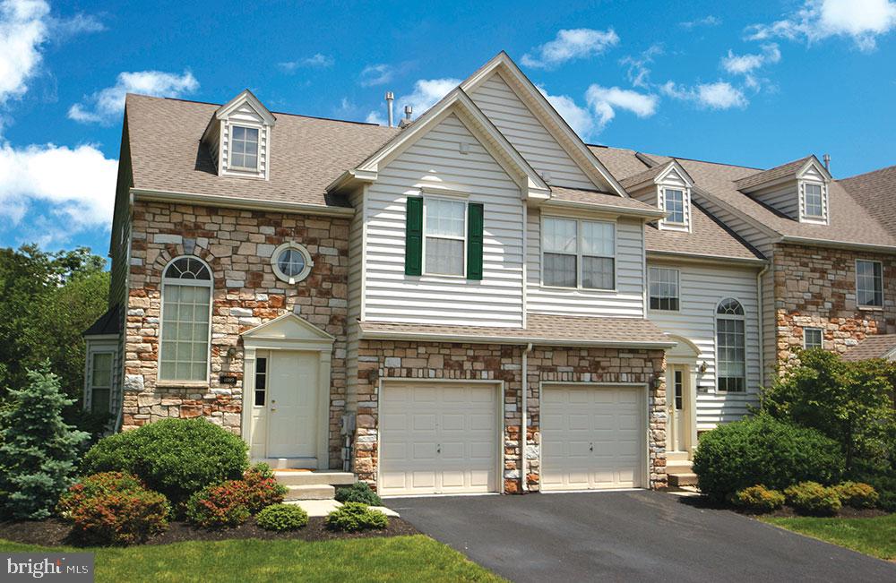 4053 RED BUD CIRCLE Property Photo 1