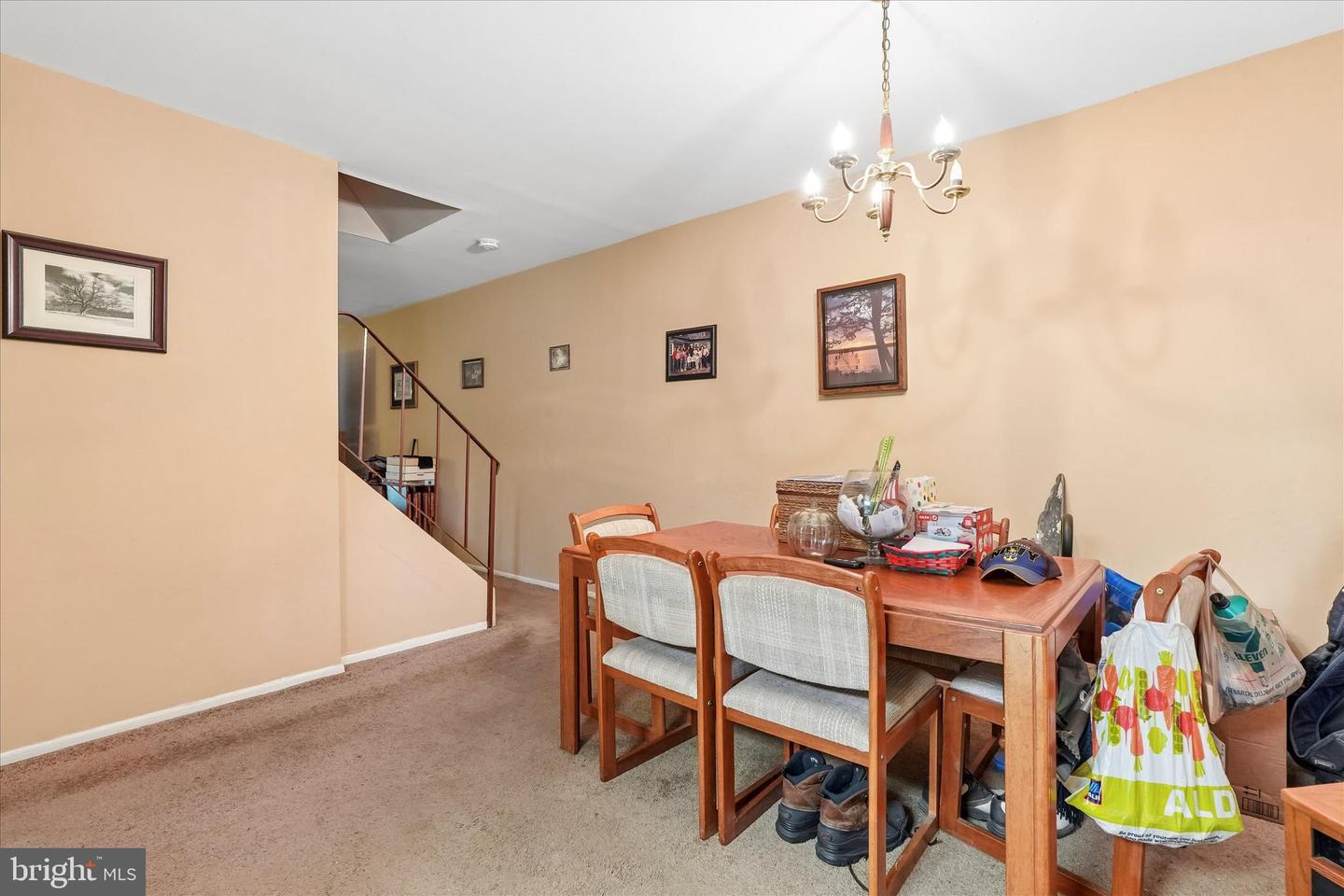 4662 Canterbury Ct Property Photo 4