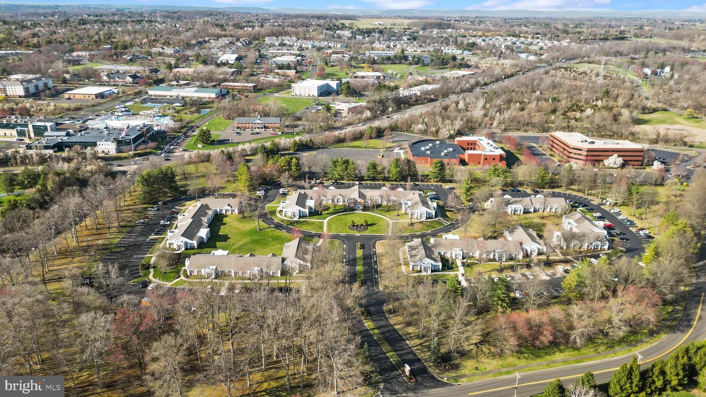 105 Corporate Dr #e Property Photo 4