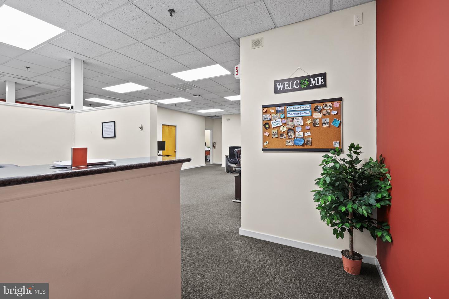 105 Corporate Dr #e Property Photo 7