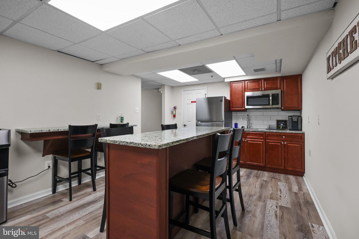 105 Corporate Dr #e Property Photo 12