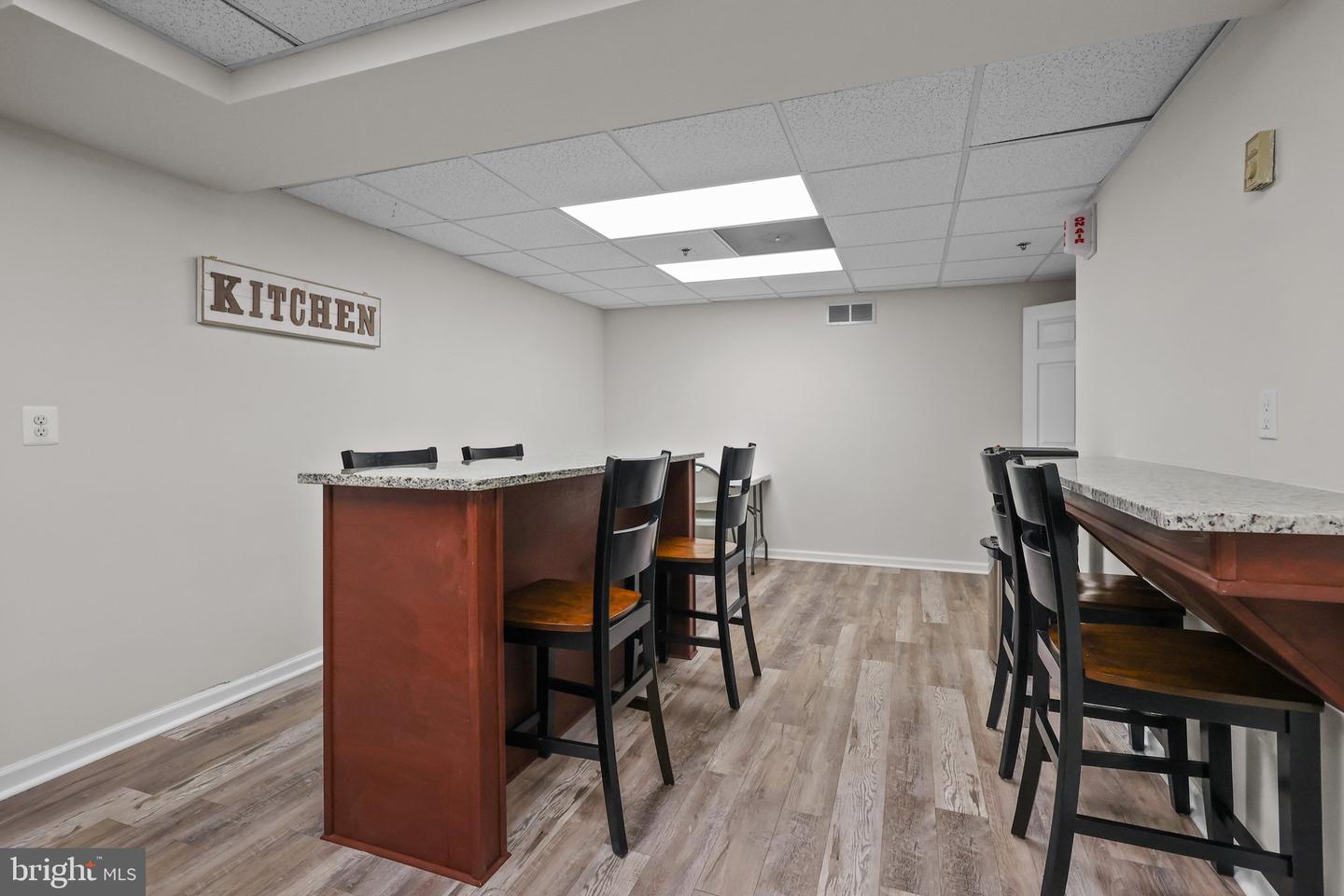 105 Corporate Dr #e Property Photo 14