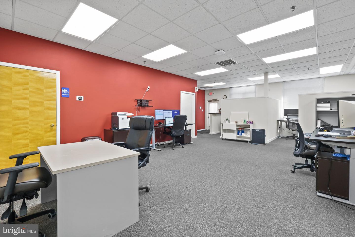 105 Corporate Dr #e Property Photo 16