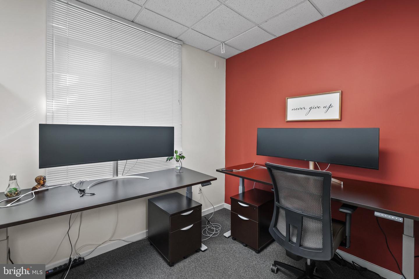 105 Corporate Dr #e Property Photo 19
