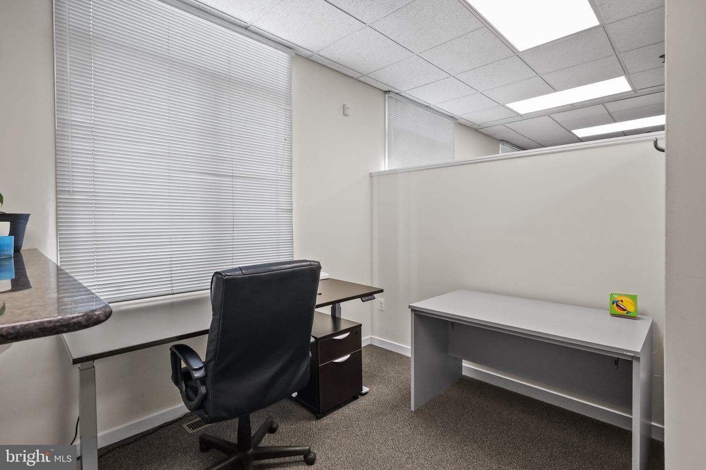105 Corporate Dr #e Property Photo 27