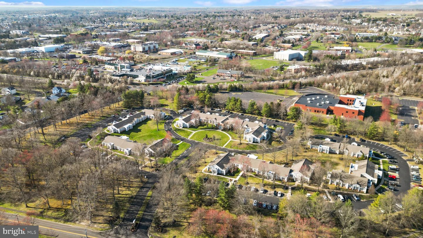 105 Corporate Dr #e Property Photo 32