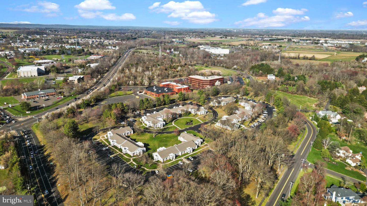 105 Corporate Dr #e Property Photo 33