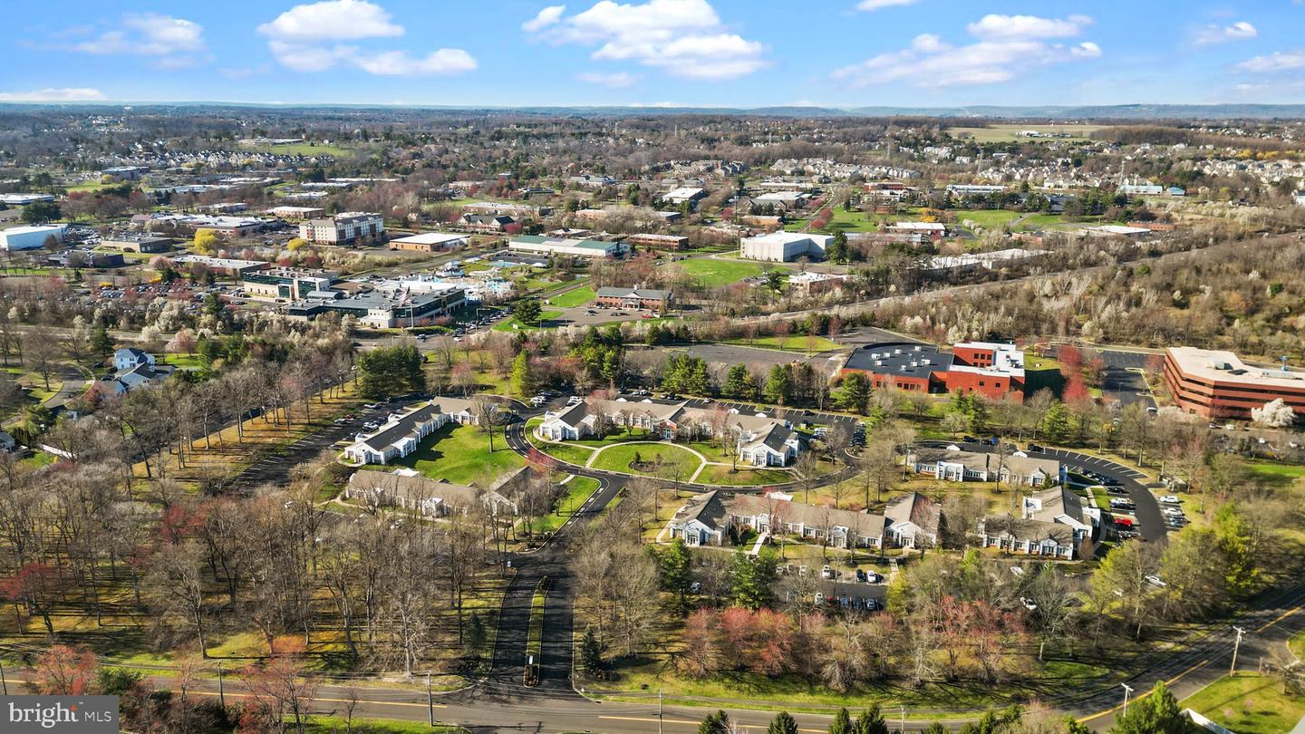 105 Corporate Dr #e Property Photo 34