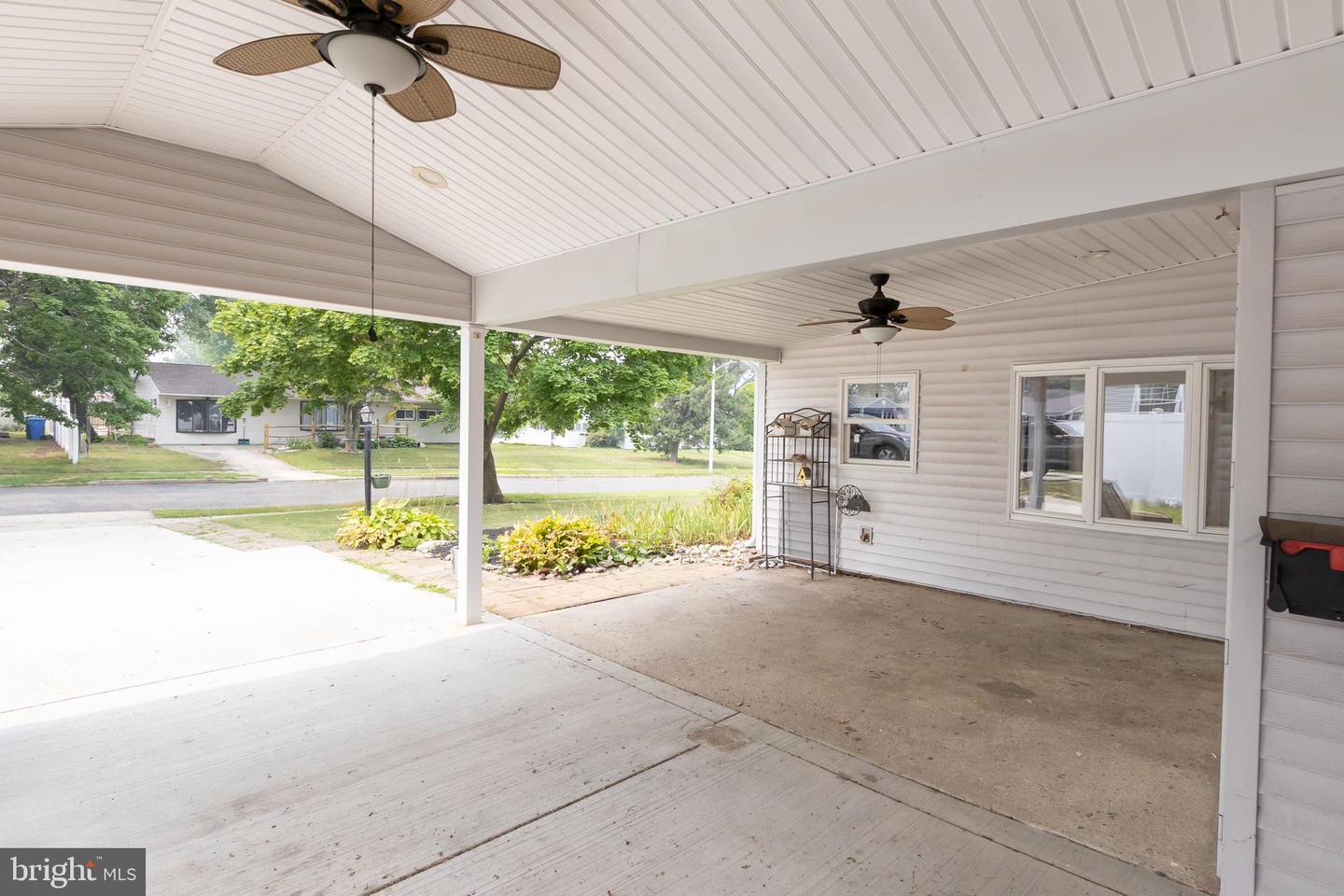5 Sweetbriar Ln Property Photo 3