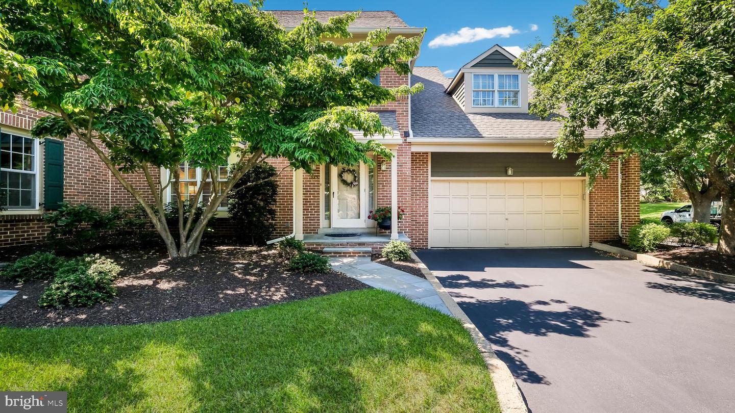 10 AURORA CT