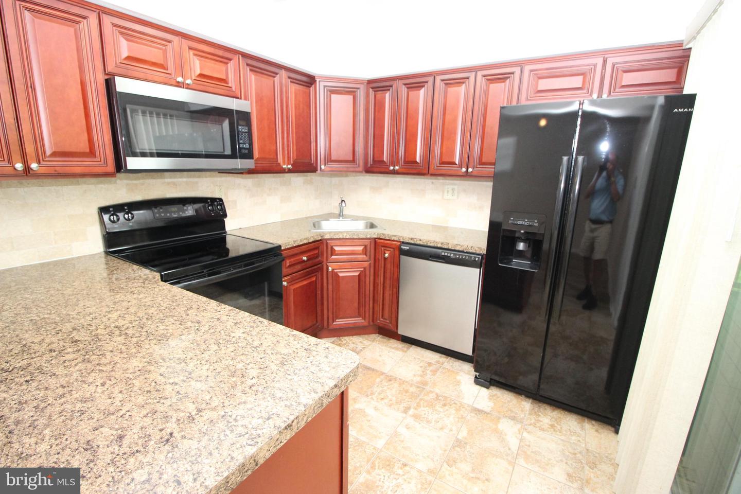 1828 Grand Blvd #28 Property Photo 6