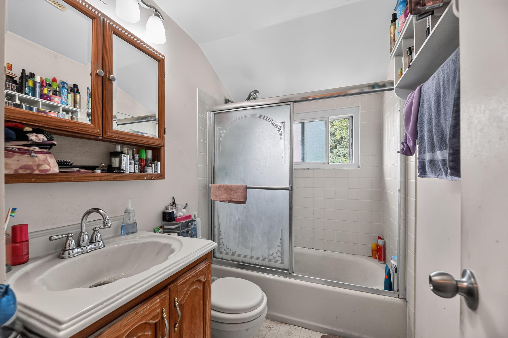 5 Kingwood Property Photo 11