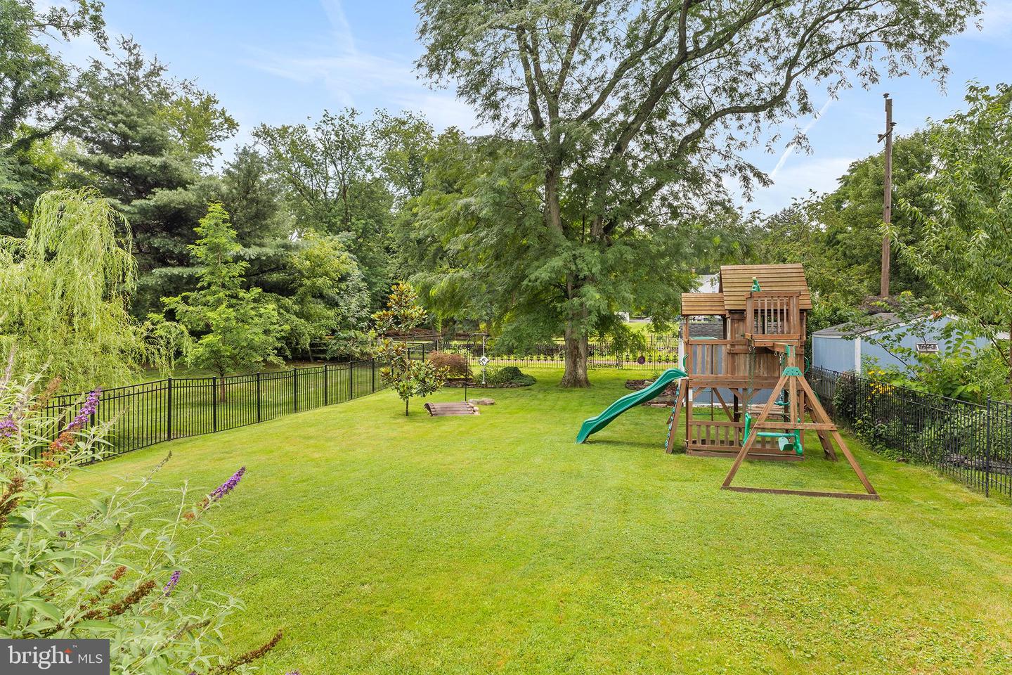 119 Pennsylvania Ave Property Photo 37