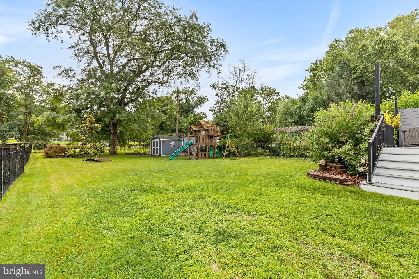 119 Pennsylvania Ave Property Photo 38