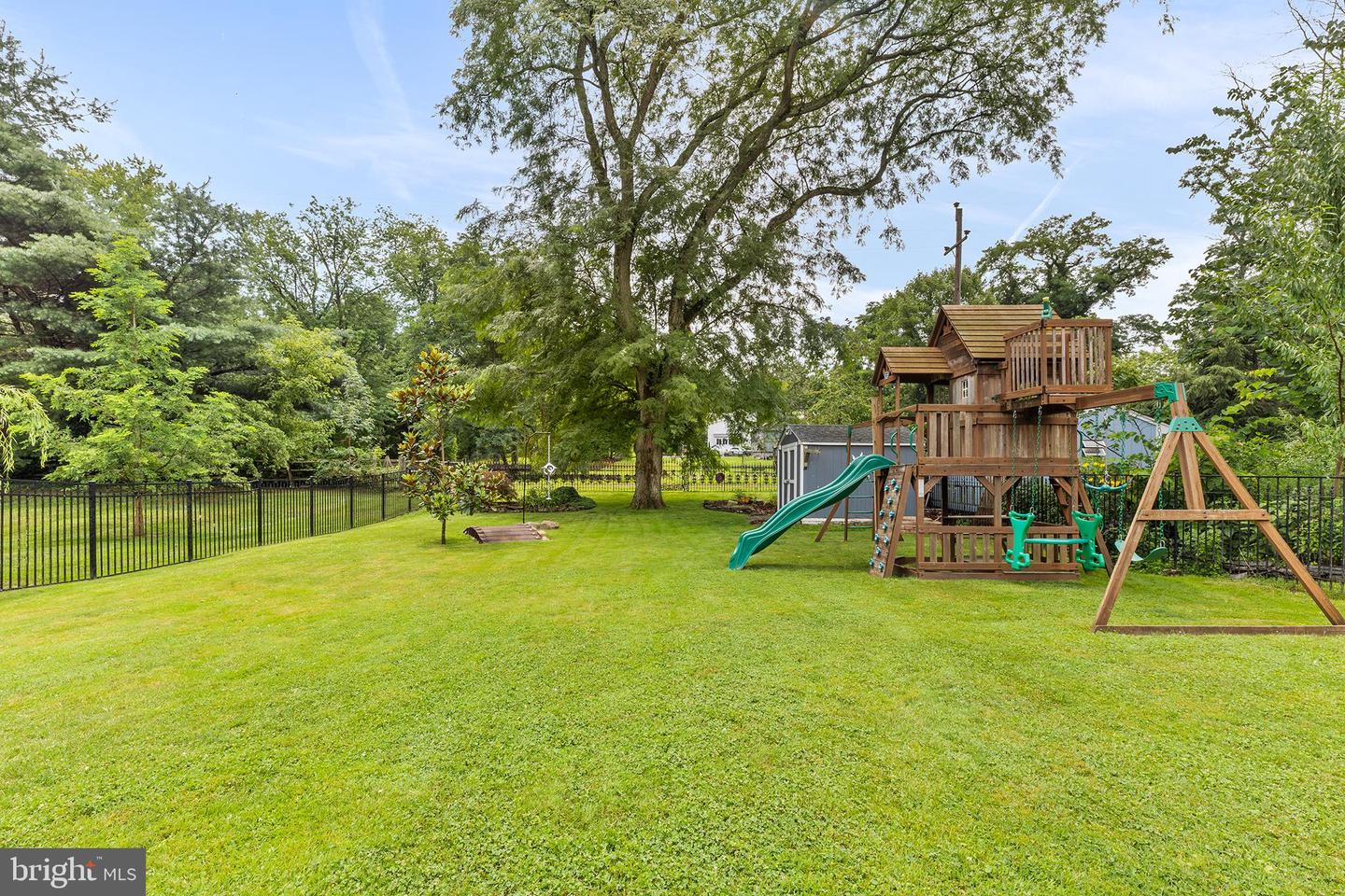119 Pennsylvania Ave Property Photo 39