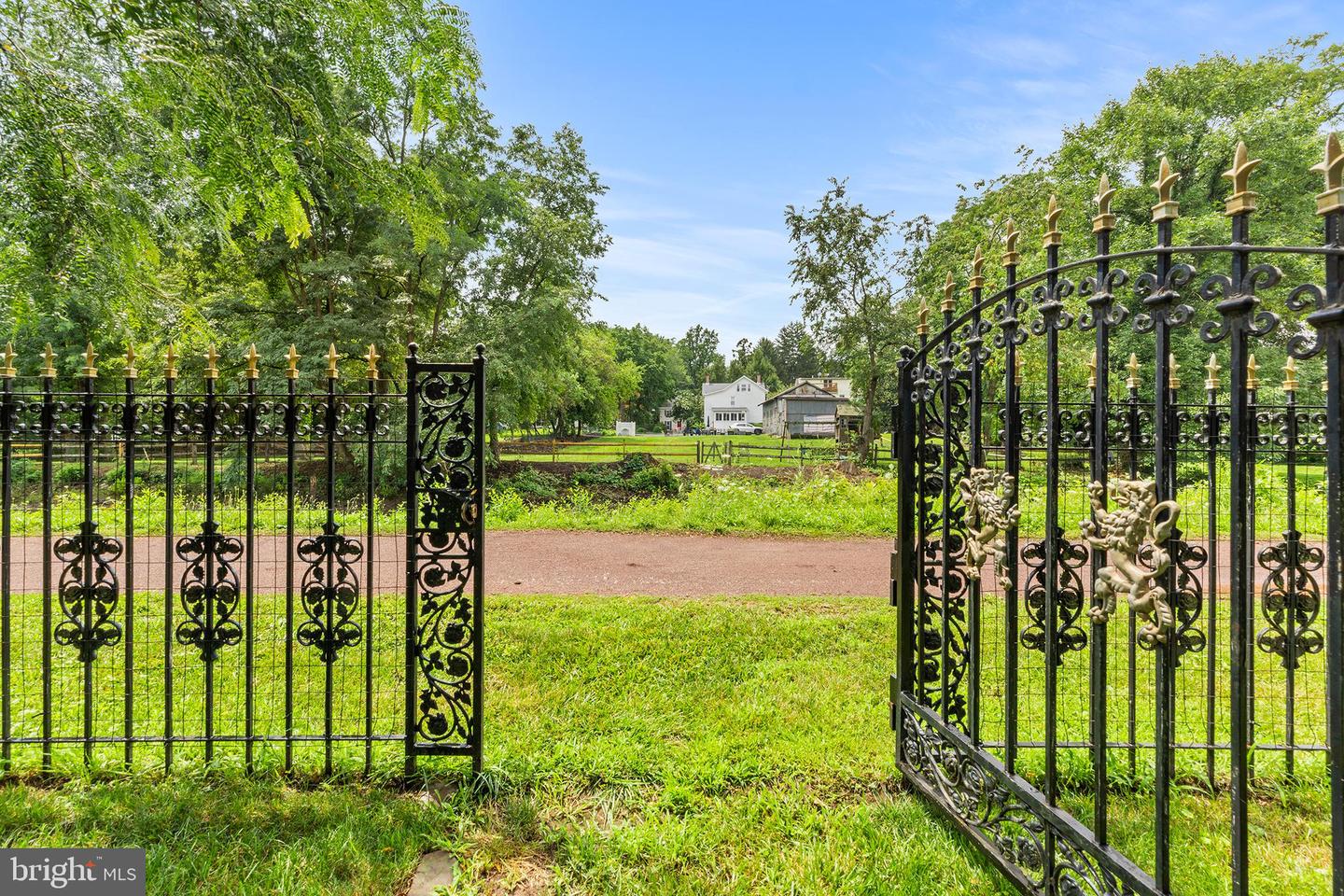 119 Pennsylvania Ave Property Photo 42