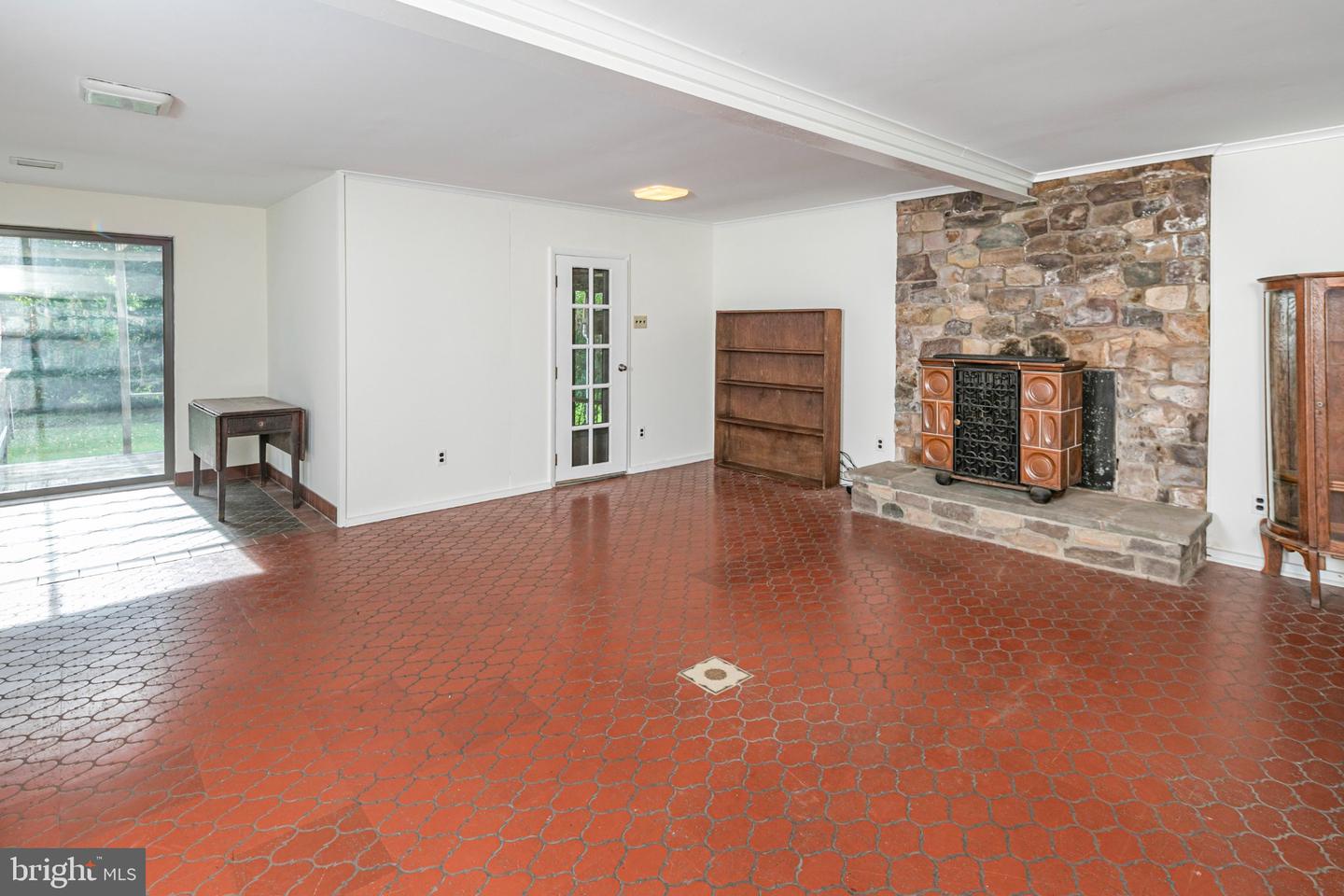 6615 Chapel Rd Property Photo 7