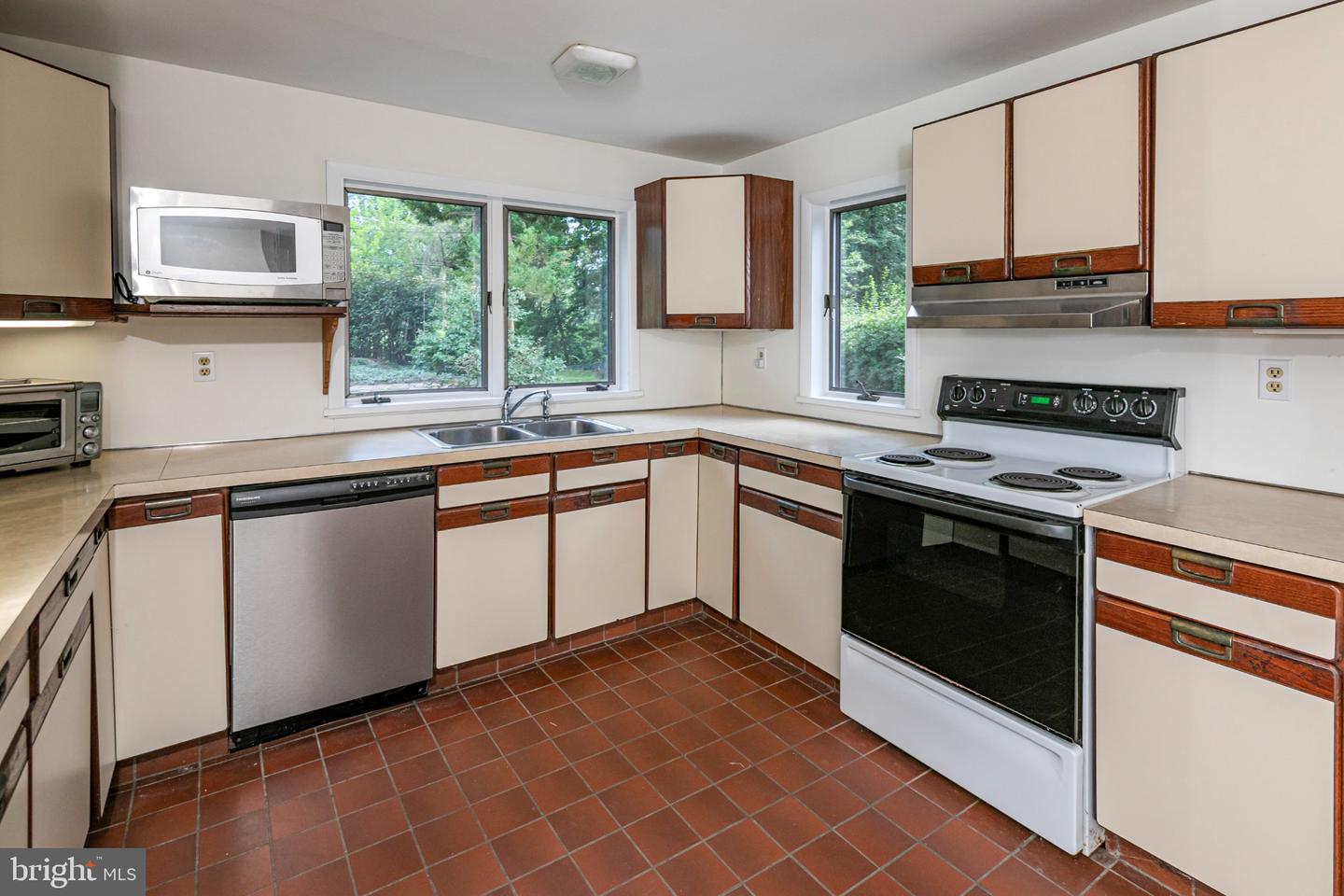 6615 Chapel Rd Property Photo 10