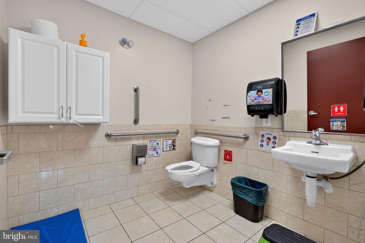 1401 Meetinghouse Rd Property Photo 12