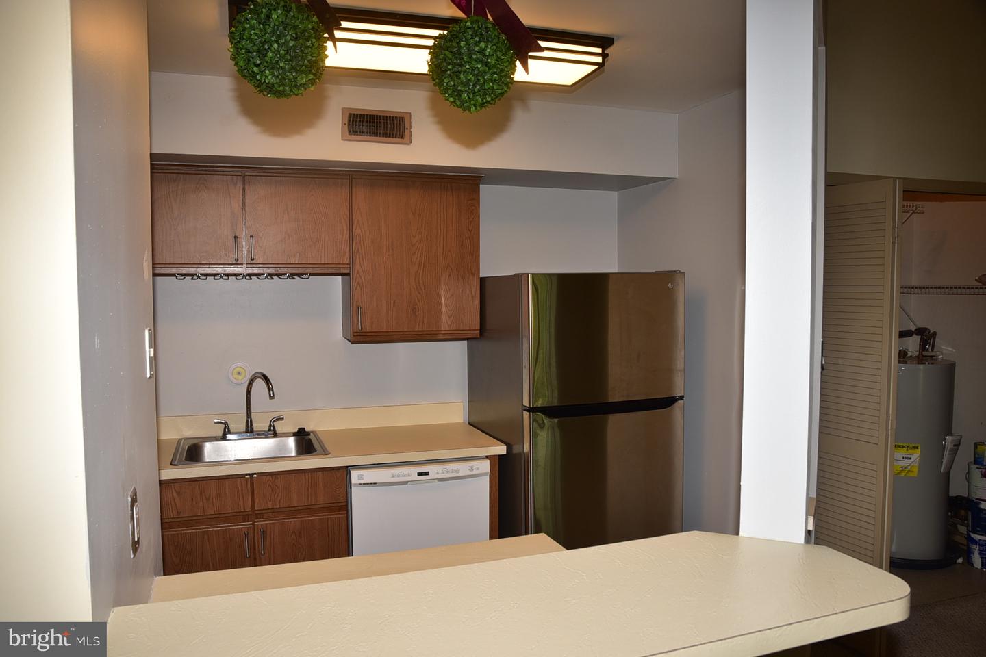 11011 Bennett Pl Property Photo 6