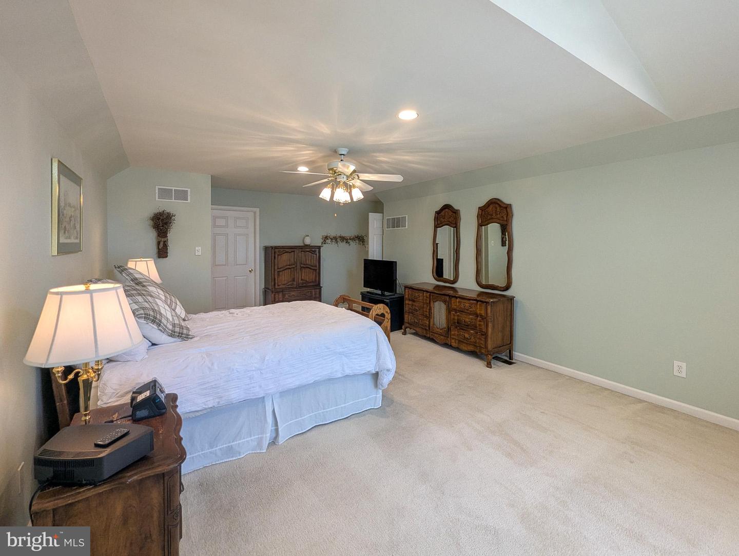 5370 Windtree Dr Property Photo 25