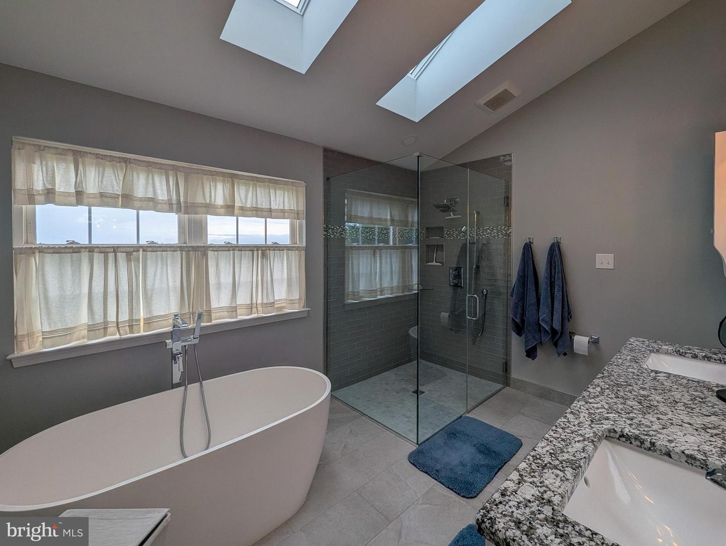 5370 Windtree Dr Property Photo 27