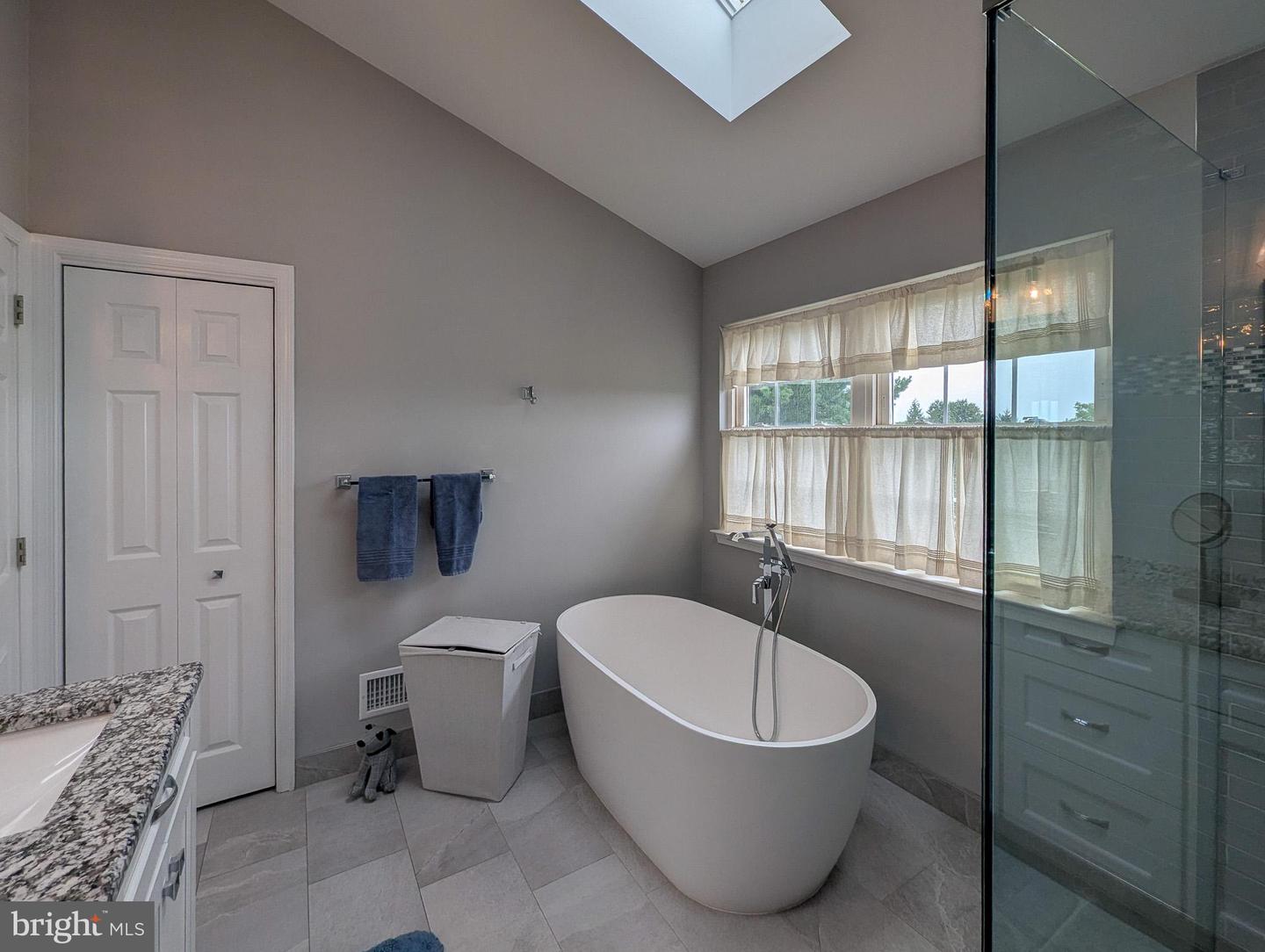 5370 Windtree Dr Property Photo 28