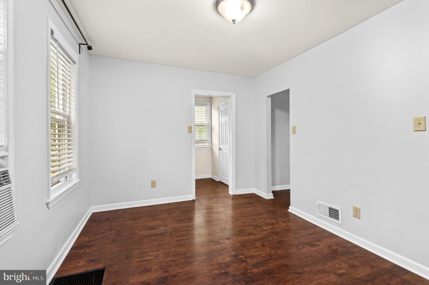298 Harper Ave Property Photo 5