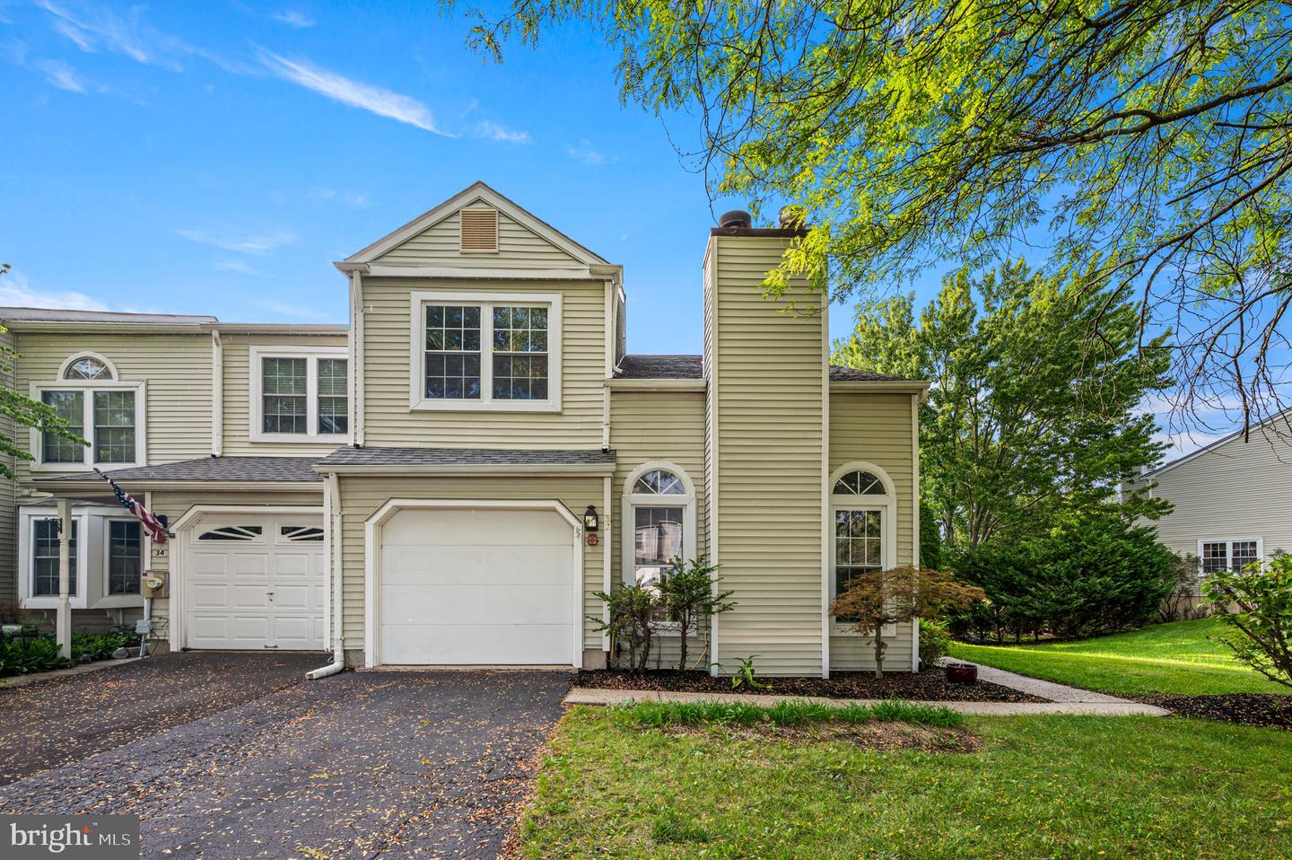 32 PARKVIEW WAY