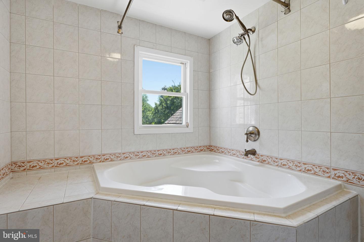 612 Bustleton Pike Property Photo 17