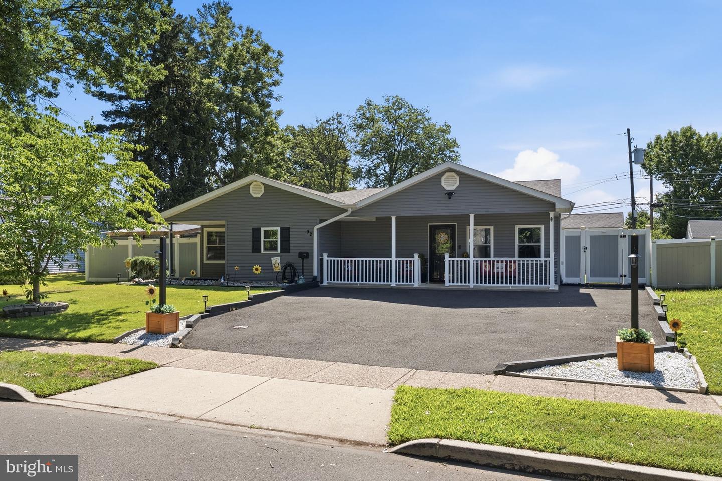 32 ORCHARD LN