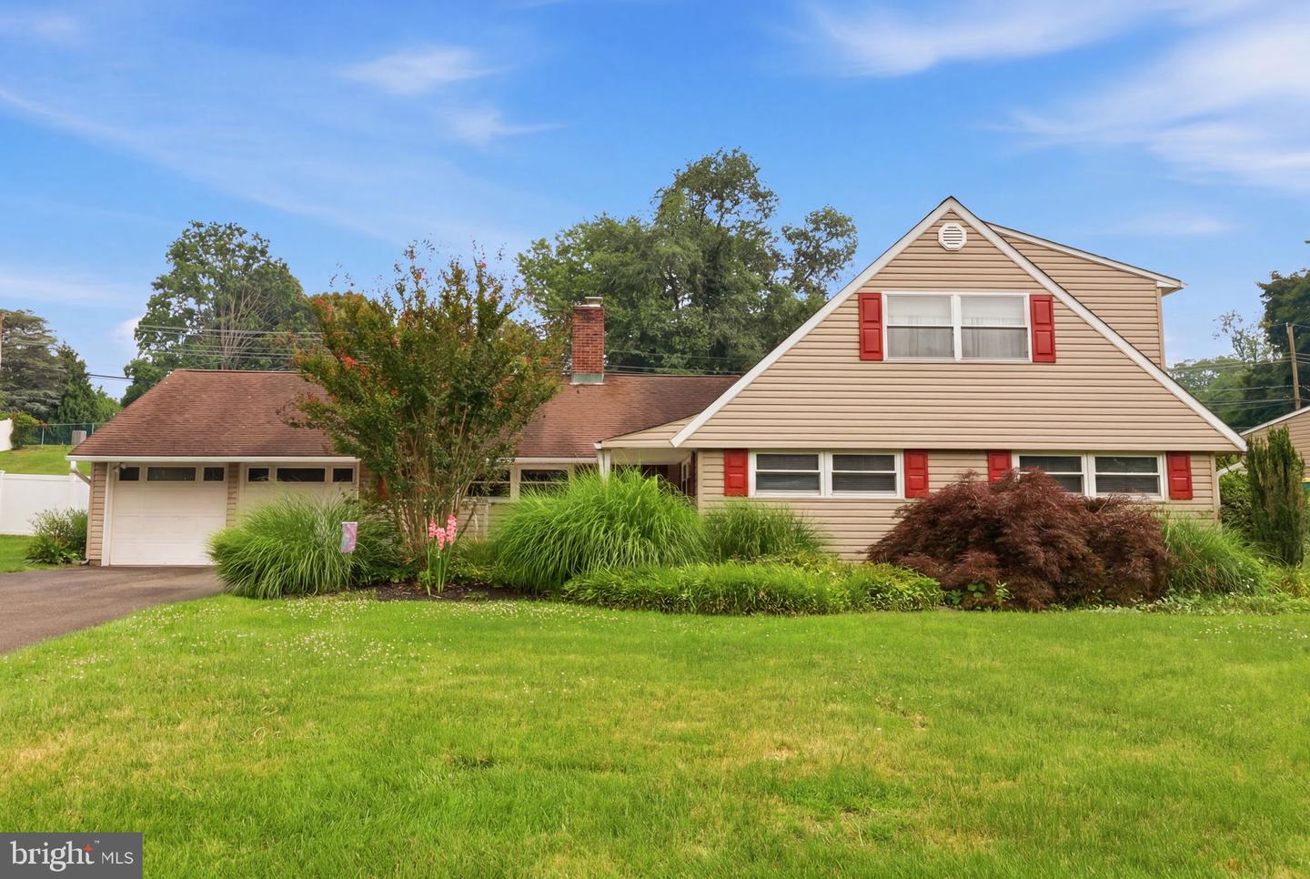 26 Forsythia Dr #n Property Photo 1