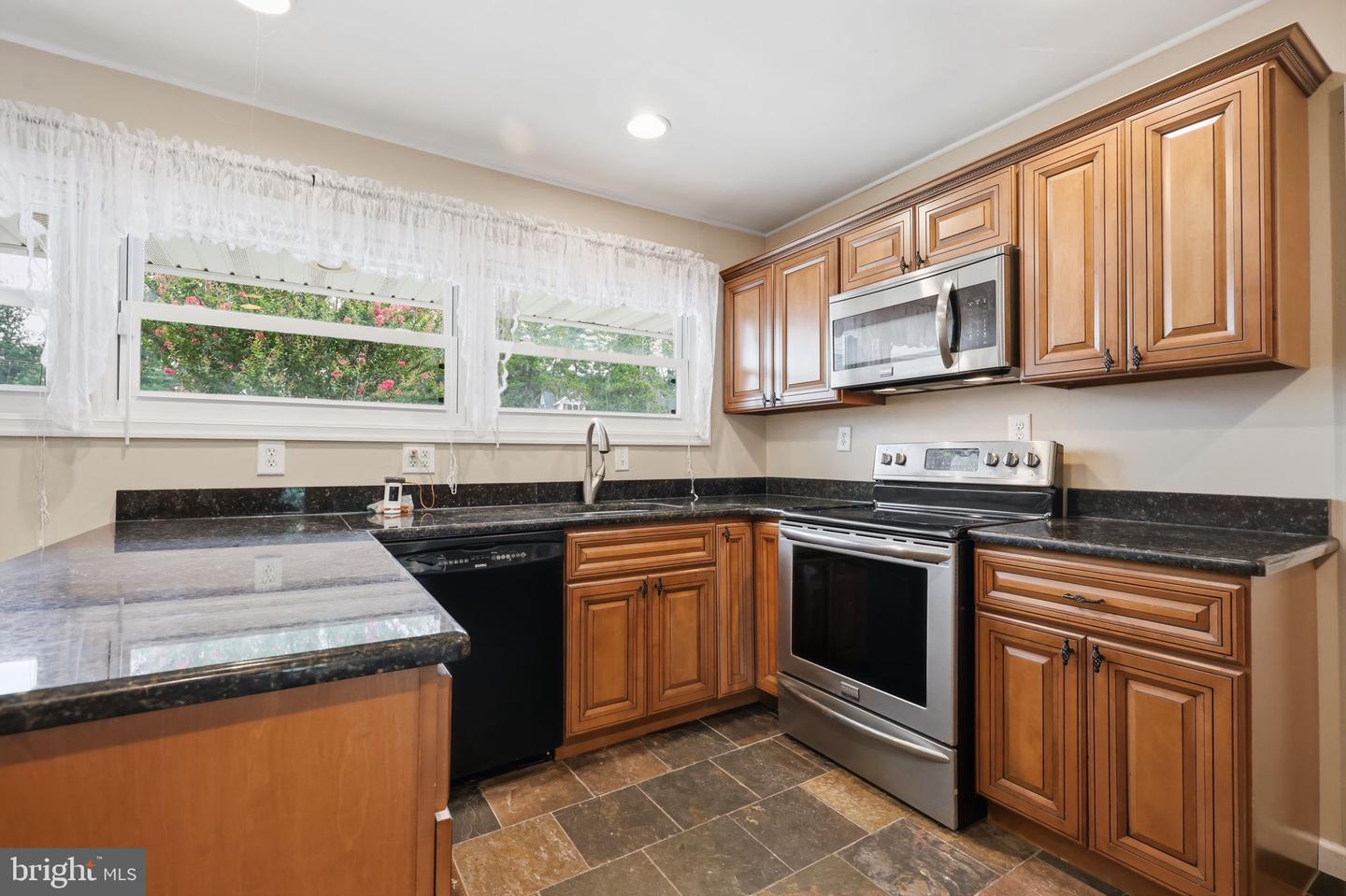 26 Forsythia Dr #n Property Photo 11