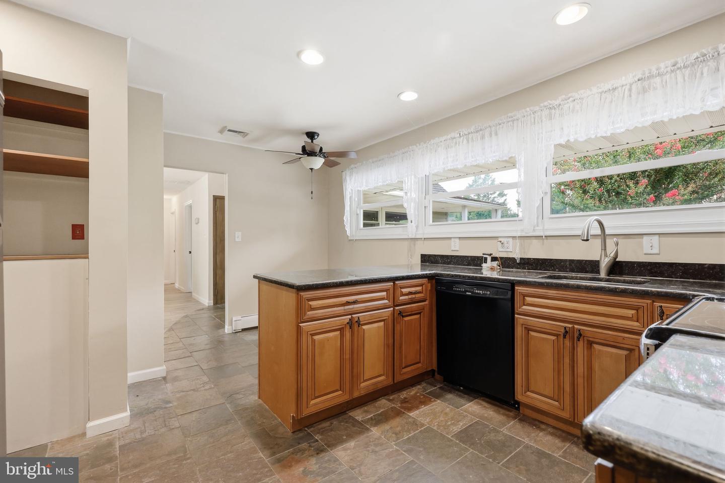 26 Forsythia Dr #n Property Photo 12