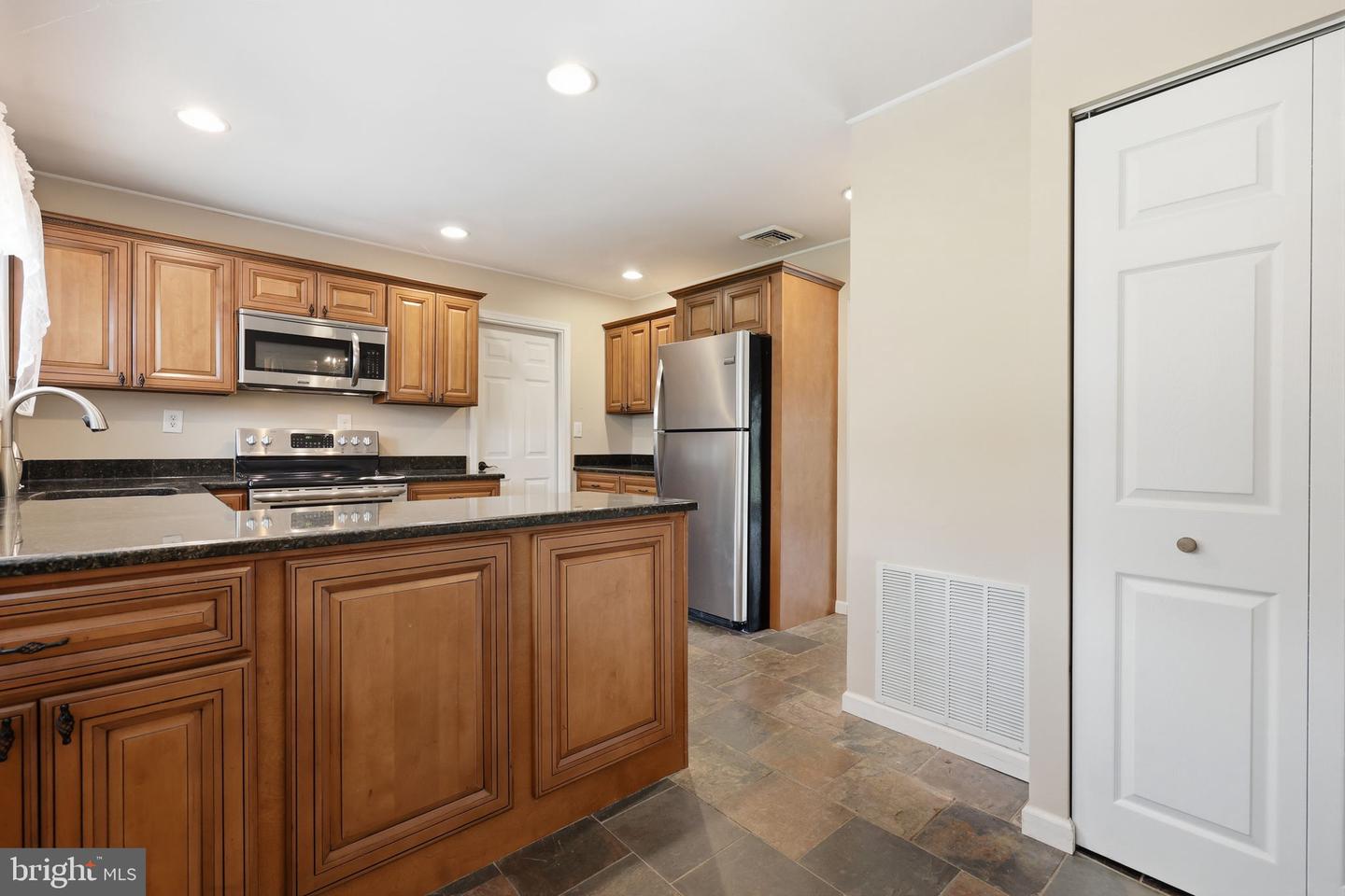 26 Forsythia Dr #n Property Photo 14