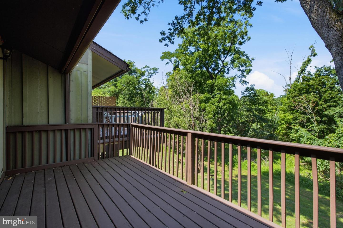 27-b Darien #27b Property Photo 23