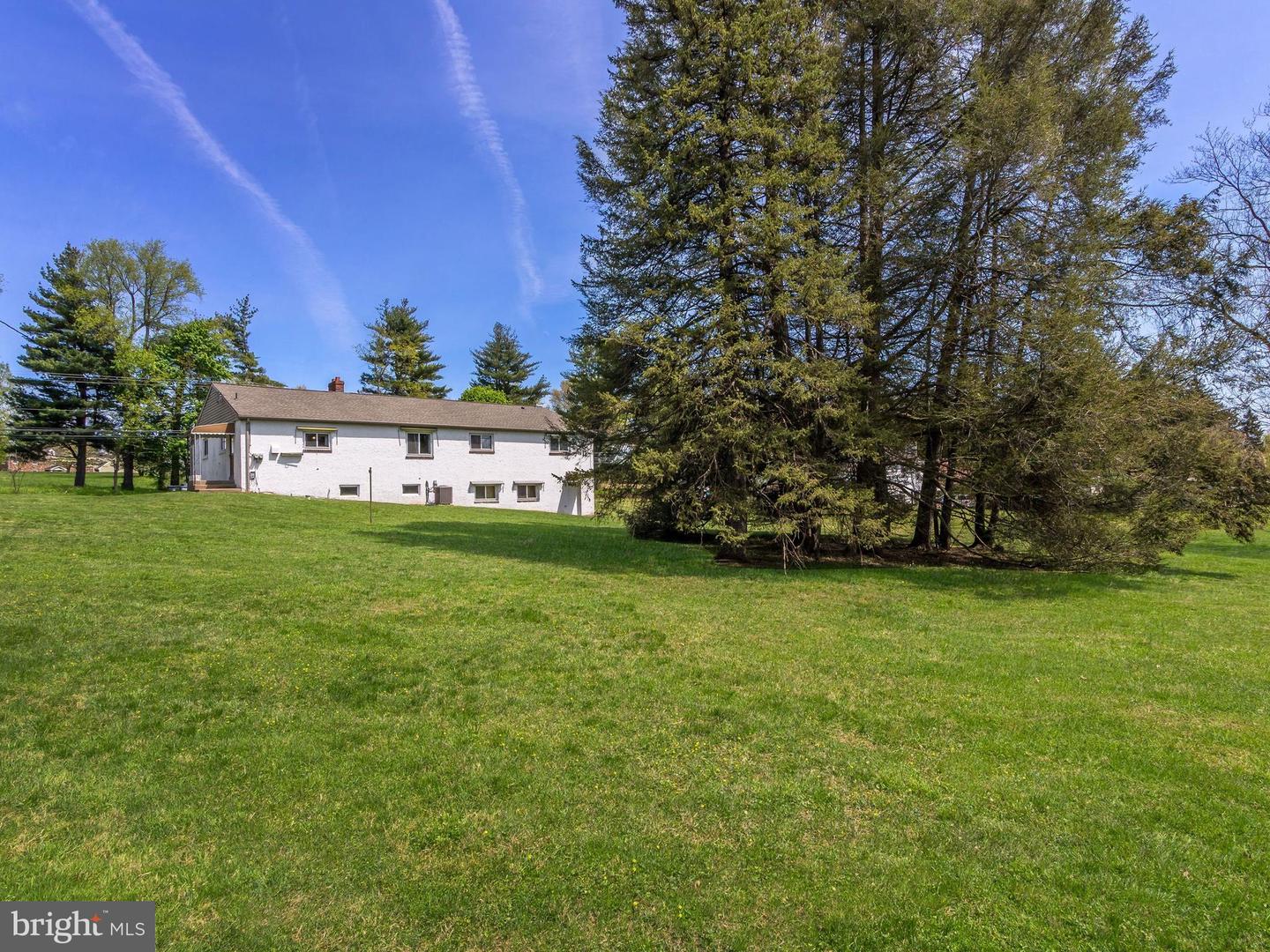 1104 Almshouse Rd Property Photo 3