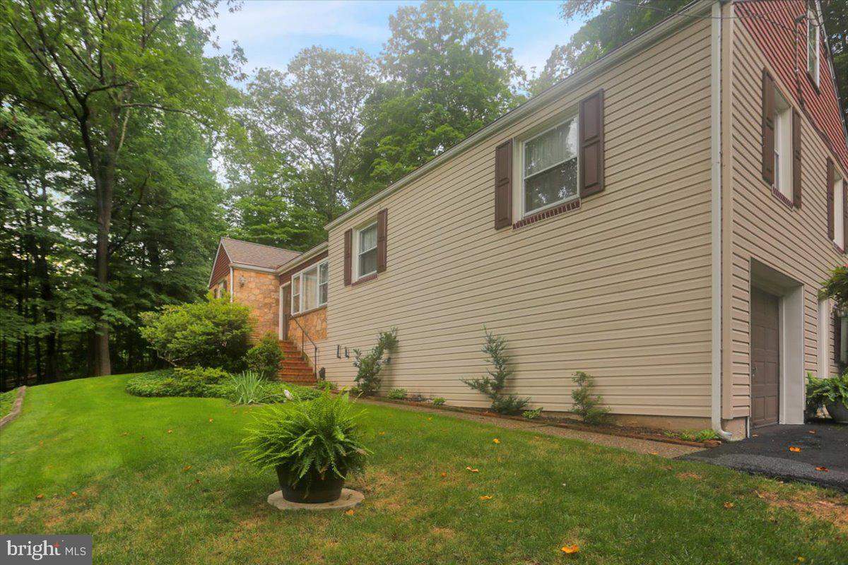770 Almshouse Rd Property Photo 1