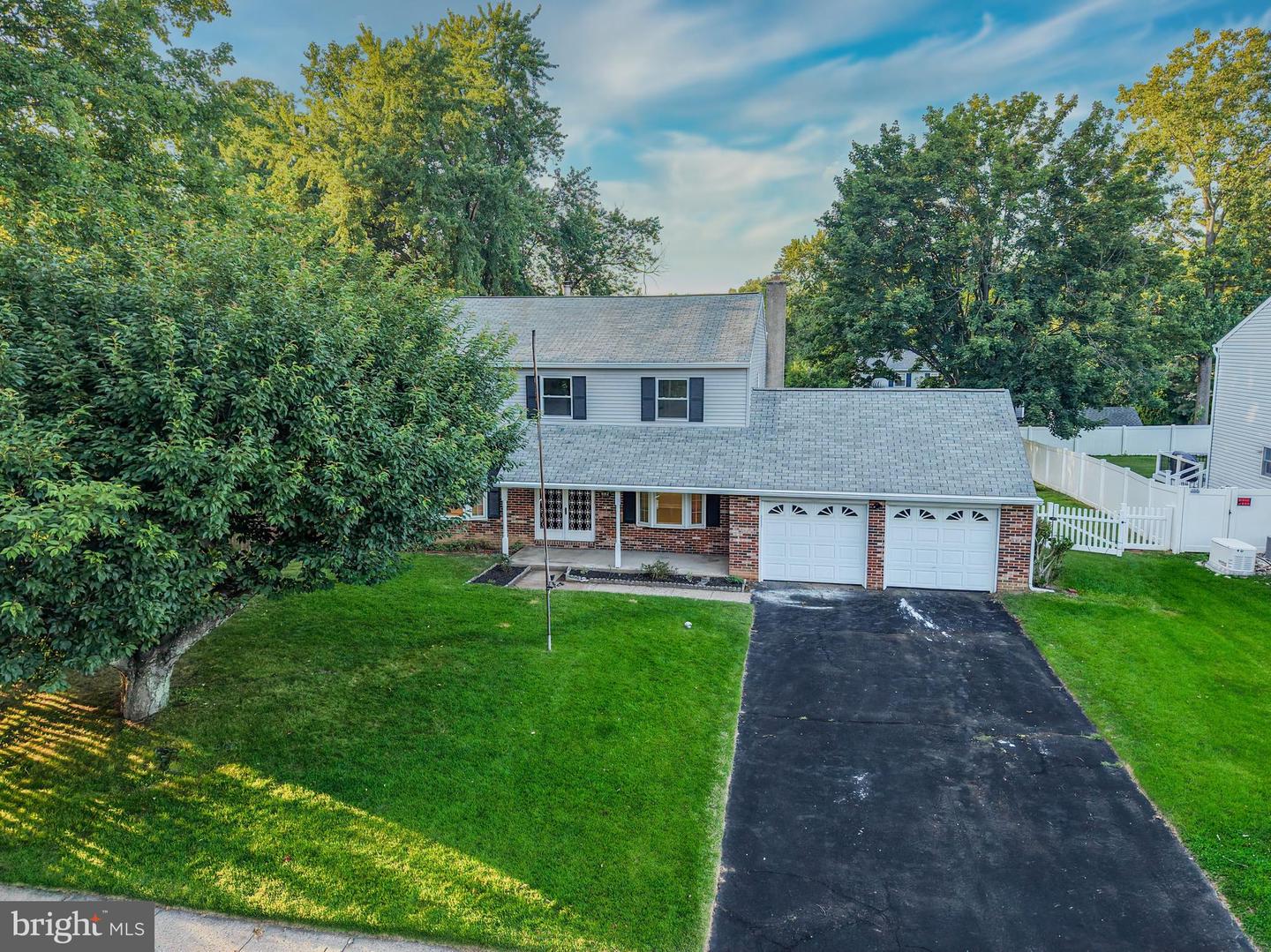 682 Woodlyn Dr Property Photo 4
